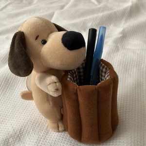 Plush puppy pen holder with suction